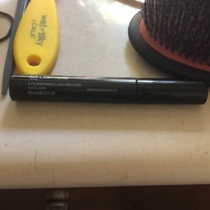 A never used eye widening mascara